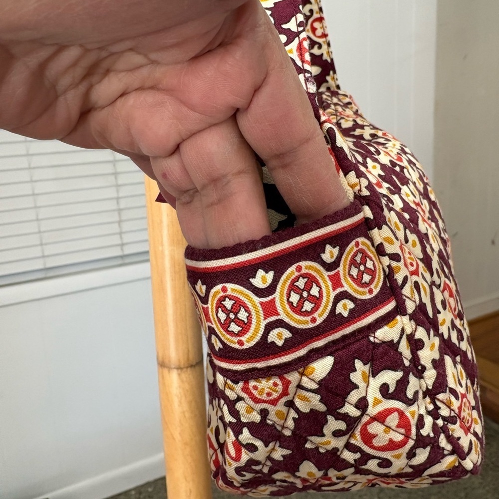 Vera Bradley Retired MEDALLION Small
Purse Handbag Zip Closure Maroon
Gold - Picture 4 of 12